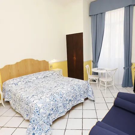 Santa Lucia 50 בית הארחה 4*