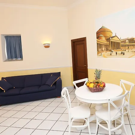 בית הארחה Santa Lucia 50 נאפולי