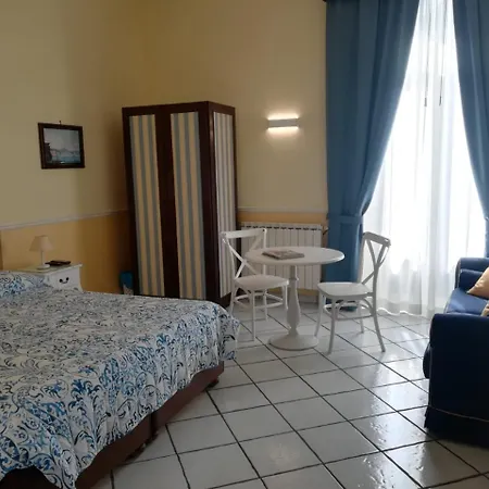 Santa Lucia 50 בית הארחה 4*