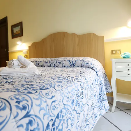 Santa Lucia 50 بيت ضيافة نابولي